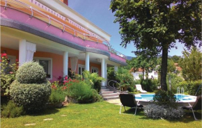 One-Bedroom Apartment in Lovran
